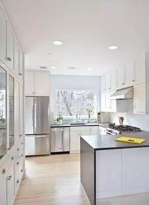 厨房吊顶材料怎么选？专业师傅分享选购技巧与安装要点